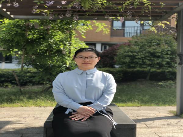 何2.jpg 何2.jpg